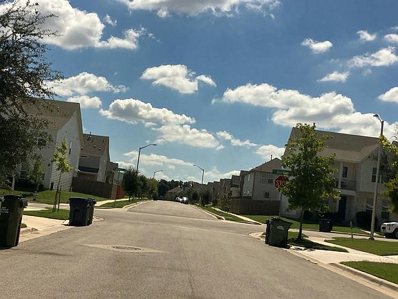 4th image of 2604 Danbury Ln