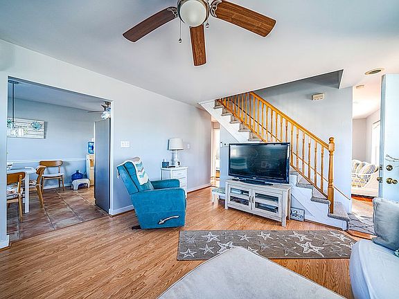 5th image of 103 E Cresse Ave