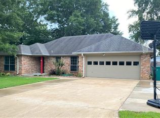1802 Woodway Dr, Texarkana, AR 71854