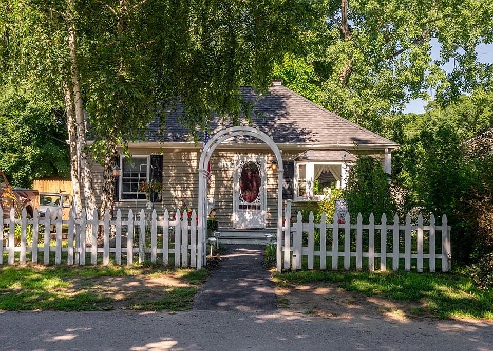 1st image of 11 Springer Ave