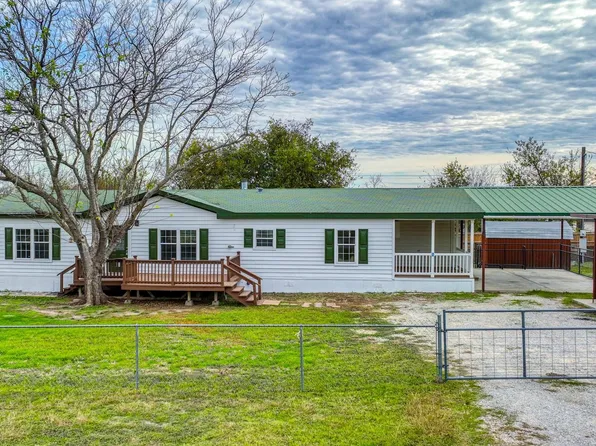3211 Evergreen Dr, Granbury, TX 76048