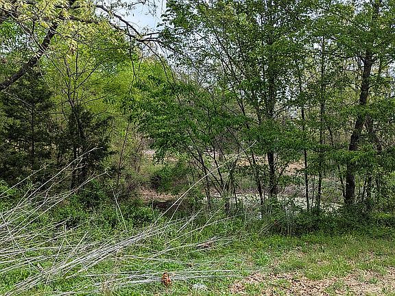 4th image of 8638 S Pleasant Valley Rd