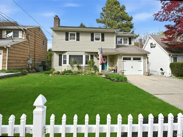 6 Butler Place, Northport, NY 11768