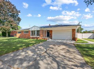 27838 Lyndon St, Livonia, MI 48154
