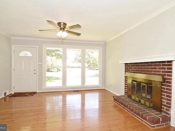 3rd image of 6216 Climbhill Rd