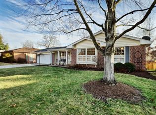 210 Fawn Meadows Dr, Ballwin, MO