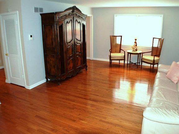 Living room nearly 25' long.