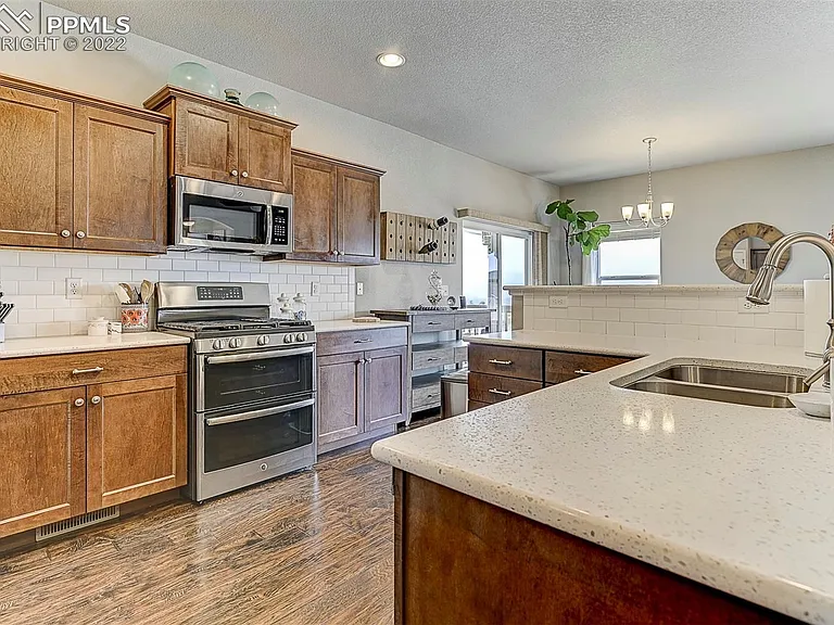 19773 Lindenmere Dr — Photo 7