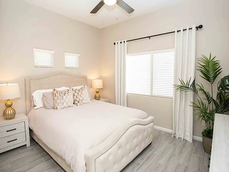 Secondary bedroom