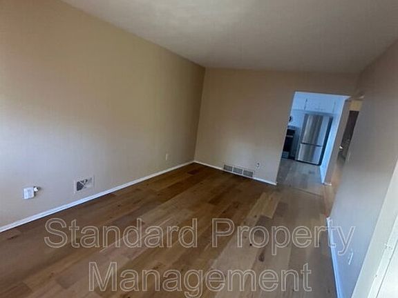 2nd image of 254 Ernst St