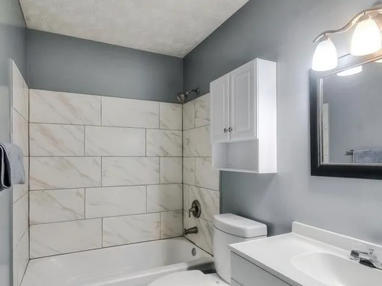11226 Roxbury Dr #11226 — Photo 8