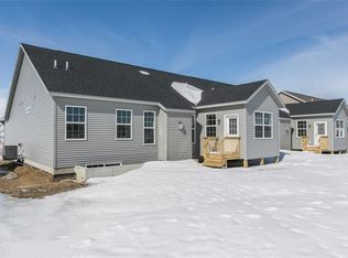 601 Stone Hedge Dr NW, Cedar Rapids, IA 52405