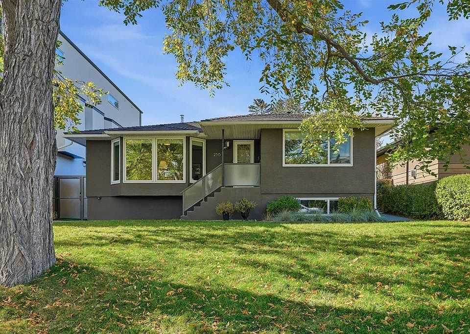 1st image of 2515 E 19a St SW
