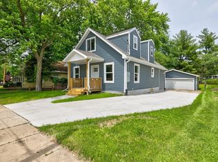 1006 E Lacona Ave, Des Moines, IA 50315