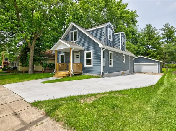 1006 E Lacona Ave, Des Moines, IA 50315