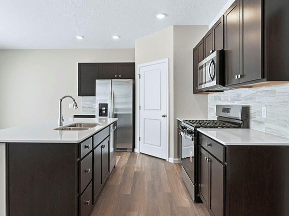 2nd image of 1037 Catesby Ct