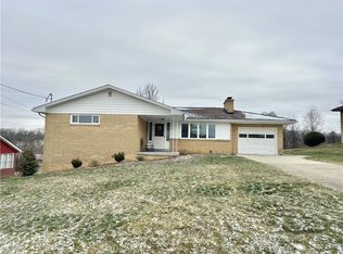 2500 Lynnrose Dr, Irwin, PA 15642