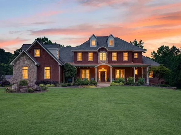 4728 E Reed Rd, Flowery Branch, GA 30507