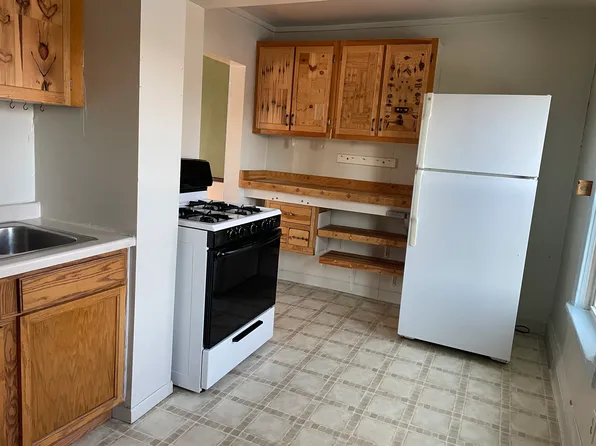 526 E 7th St #3, Duluth, MN 55805