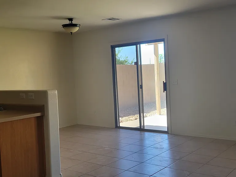 2040 E Shetland Dr — Photo 4