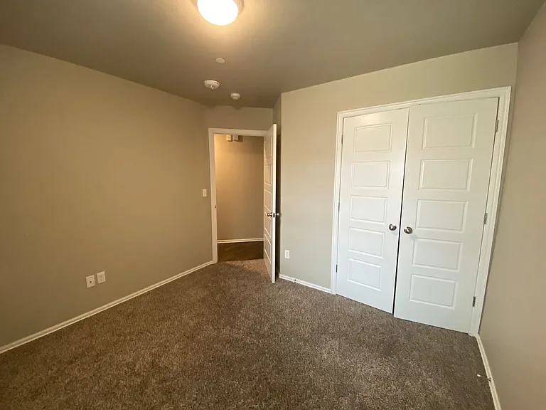 749 SW 14th St — Photo 29