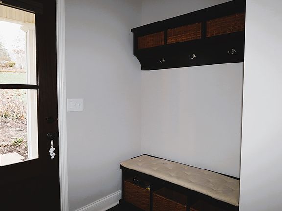 5th image of 399 Elklore Ave
