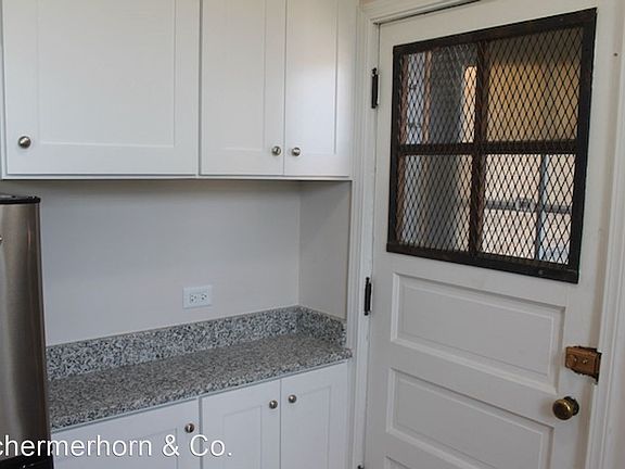 3rd image of 5643-49 N Washtenaw Ave #15055537