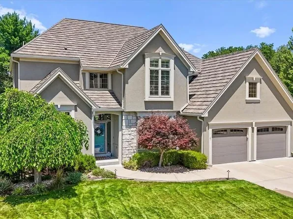 5900 Beechwood Ct, Parkville, MO 64152