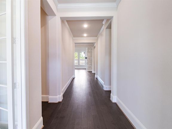 The Brynlee II E Foyer