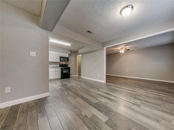 5th image of 1128 Leyenda Dr