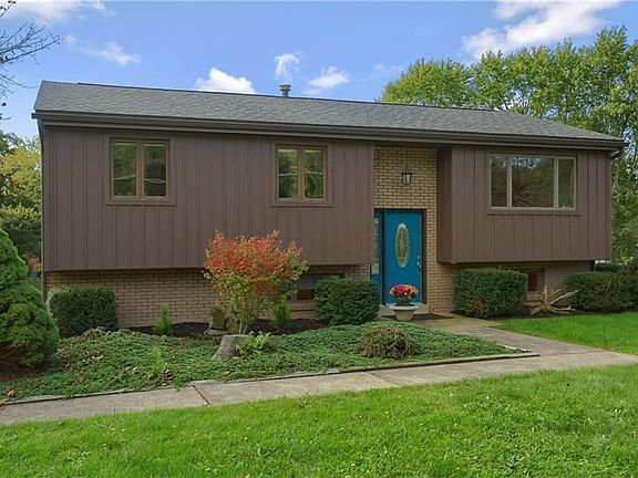 3rd image of 306 Vandivort Dr