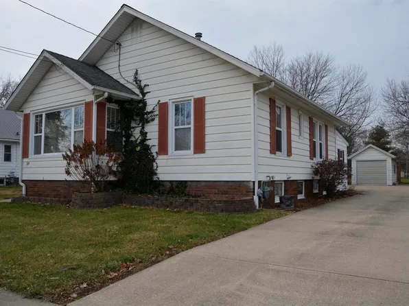 324 N Pearl St, Macomb, IL 61455