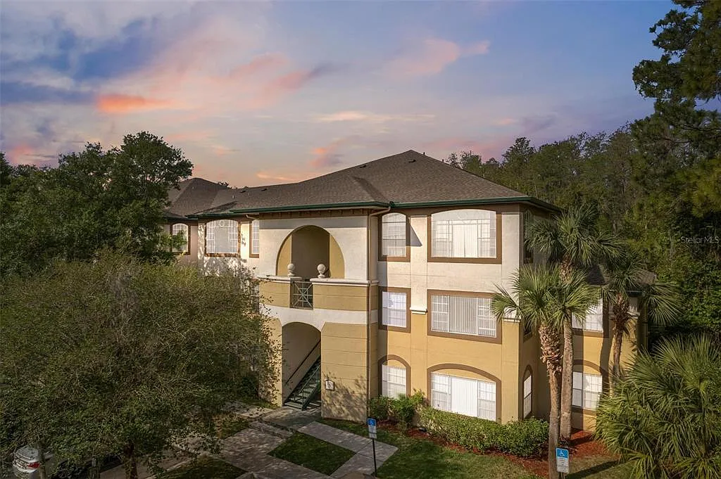 2 bed, 2.0 bath, 1032 sqft, $1,650 — Photo 1
