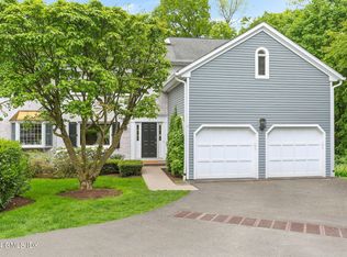 1 Old Church Rd APT 5, Greenwich, CT 06830