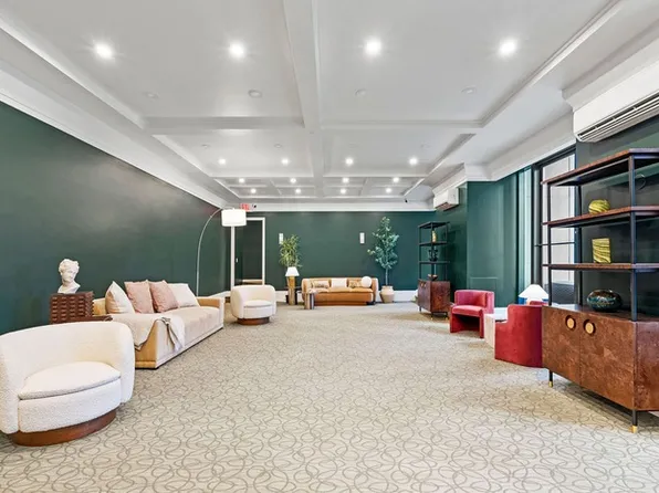 301 West 57th Street image 17 of 18