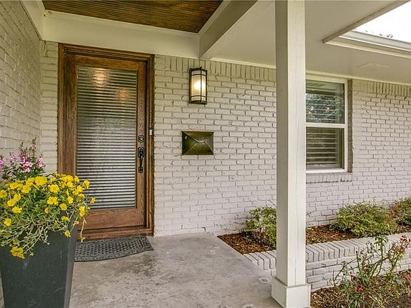 4th image of 5956 Royal Crest Dr