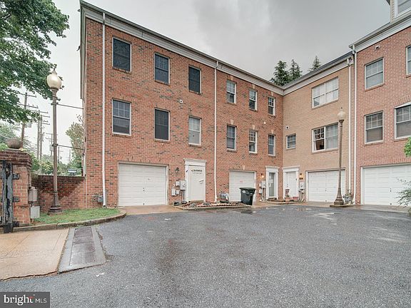 3rd image of 881A Barnaby Rd SE