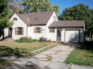 106 1st Ave NE, Dodge Center, MN 55927