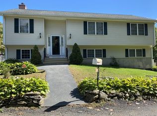 11 Grove St, Ware, MA 01082