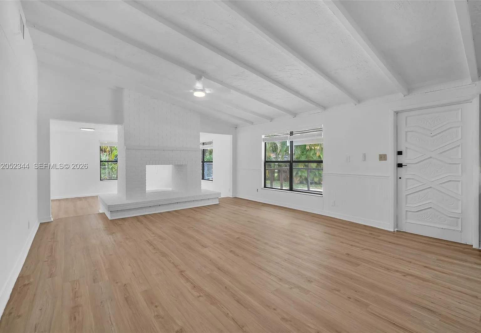 Jacaranda Heights — Photo 1
