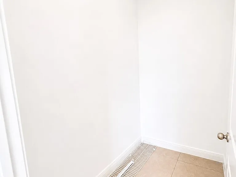 8753 Buckingham Rd — Photo 10