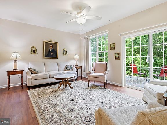 5th image of 6 Fountainview Dr