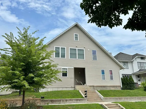 404 Jefferson St, Decorah, IA 52101