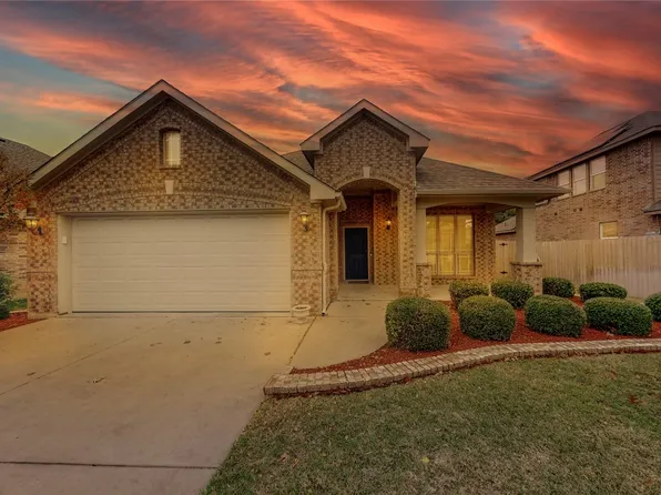 512 Leatherman Dr, Saginaw, TX 76179