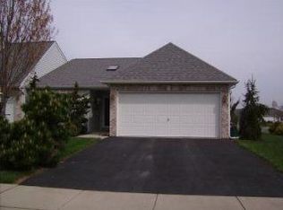 35 Ridgeway Dr, Mechanicsburg, PA 17050