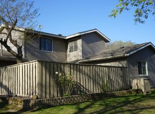 1025 Carmel Ct, Shoreview, MN 55126