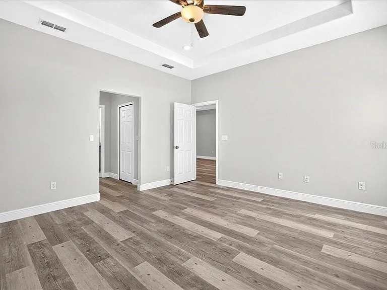 16 Empire Ln #B — Photo 3