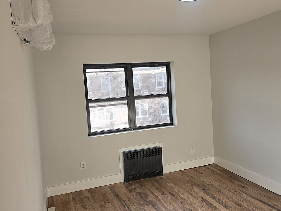 Building Photo 3