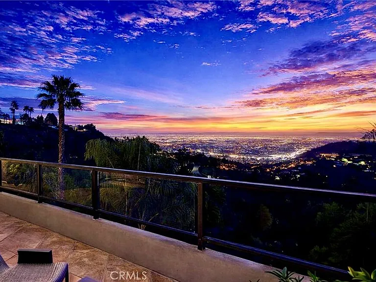 7218 Mulholland Dr — Photo 4