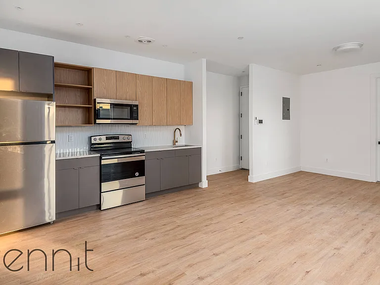 799 E 34th St #3C — Photo 2